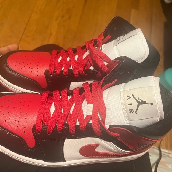 Jordan 1 - Picture 2 of 3